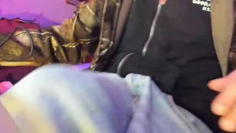 Snapshot of luckydrakex chatting on November 10, 9:14 pm Lucky online show from November 10, 9:14 pm