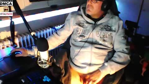        call me  Stefan online show from December 25, 6:20 am