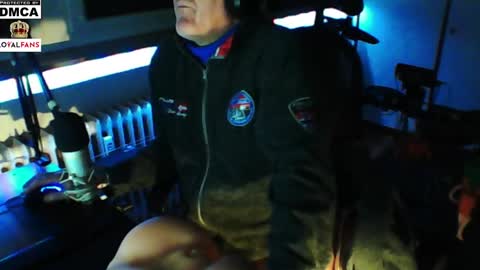        call me  Stefan online show from February 1, 7:23 pm