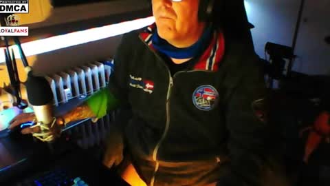        call me  Stefan online show from February 8, 5:18 pm