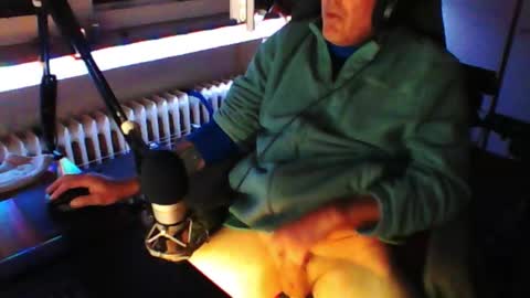        call me  Stefan online show from September 26, 5:39 pm