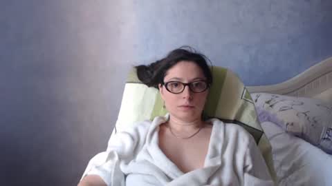 Snapshot of luckylinda23 chatting on June 18, 10:30 am luckylinda23 online show from June 18, 10:30 am