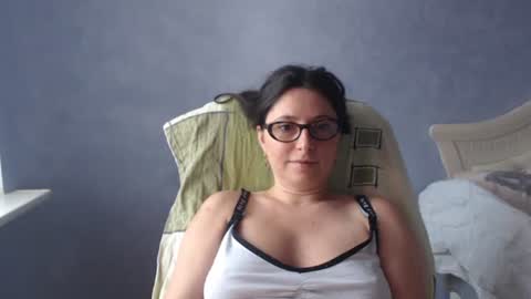 Snapshot of luckylinda23 chatting on July 6, 8:44 am luckylinda23 online show from July 6, 8:44 am