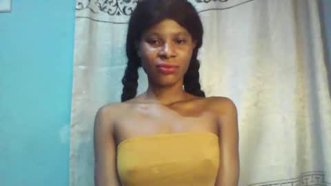 Snapshot of luckymadequeen chatting on January 4, 5:37 am Gloria online show from January 4, 5:37 am