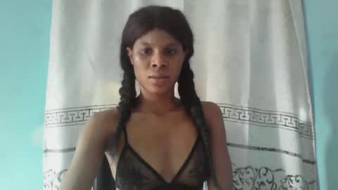 Snapshot of luckymadequeen chatting on January 4, 3:07 pm Gloria online show from January 4, 3:07 pm