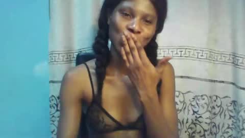 Snapshot of luckymadequeen chatting on January 4, 6:09 pm Gloria online show from January 4, 6:09 pm