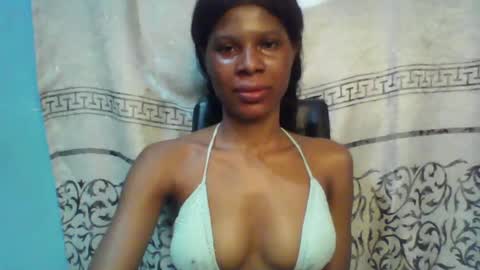 Snapshot of luckymadequeen chatting on March 2, 6:16 am Gloria online show from March 2, 6:16 am