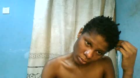 Snapshot of luckymadequeen chatting on June 23, 2:31 am Gloria online show from June 23, 2:31 am