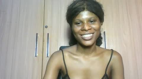 Snapshot of luckymadequeen chatting on July 4, 1:34 am Gloria online show from July 4, 1:34 am