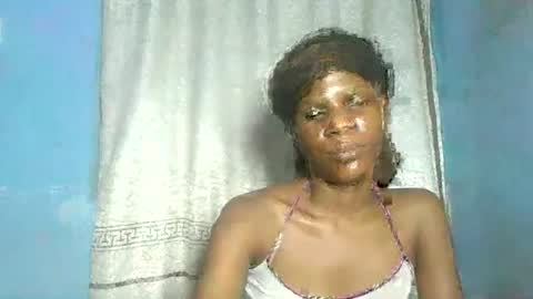 Snapshot of luckymadequeen chatting on July 5, 10:50 pm Gloria online show from July 5, 10:50 pm