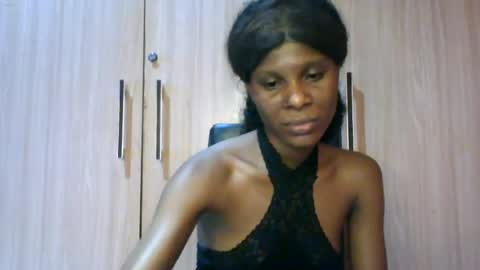 Snapshot of luckymadequeen chatting on July 18, 11:41 pm Gloria online show from July 18, 11:41 pm
