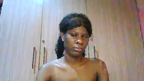 Snapshot of luckymadequeen chatting on July 26, 2:42 am Gloria online show from July 26, 2:42 am