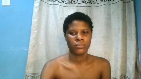 Snapshot of luckymadequeen chatting on August 1, 2:44 am Gloria online show from August 1, 2:44 am