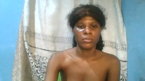 Snapshot of luckymadequeen chatting on August 2, 12:42 am Gloria online show from August 2, 12:42 am
