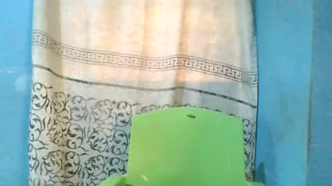Snapshot of luckymadequeen chatting on August 4, 1:36 pm Gloria online show from August 4, 1:36 pm