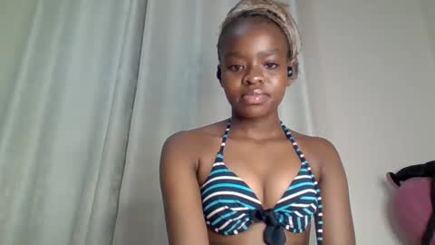 lilian online show from December 2, 8:26 pm