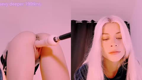 Snapshot of luckysapphire777 chatting on December 21, 11:44 am luckysapphire777 online show from December 21, 11:44 am