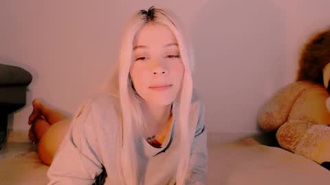 Snapshot of luckysapphire777 chatting on February 2, 7:41 am luckysapphire777 online show from February 2, 7:41 am