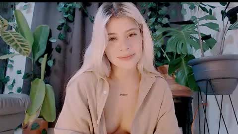 Snapshot of luckysapphire777 chatting on October 18, 9:21 am luckysapphire777 online show from October 18, 9:21 am