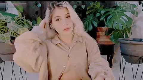 Snapshot of luckysapphire777 chatting on October 30, 7:14 pm luckysapphire777 online show from October 30, 7:14 pm