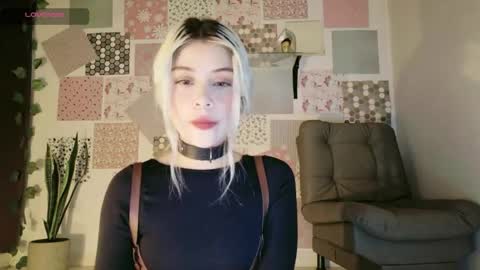 luckysapphire777 online show from May 2, 1:16 pm