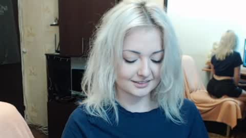 Snapshot of luckyshotgirl chatting on July 4, 6:03 pm LuckyShot online show from July 4, 6:03 pm