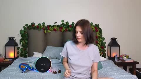 Lucy online show from January 7, 9:06 pm