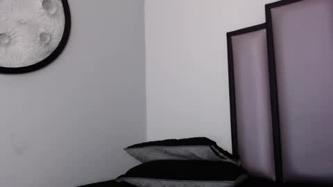 Snapshot of lucy__23 chatting on November 13, 5:17 am online show from November 13, 5:17 am