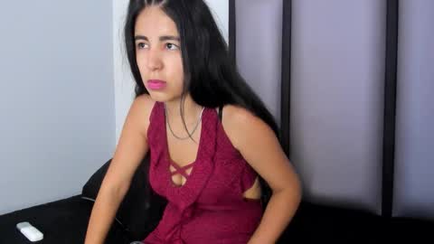 Snapshot of lucy__23 chatting on November 18, 4:28 am online show from November 18, 4:28 am