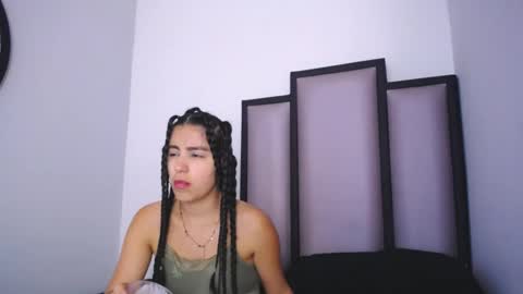 Snapshot of lucy__23 chatting on November 21, 5:50 am online show from November 21, 5:50 am