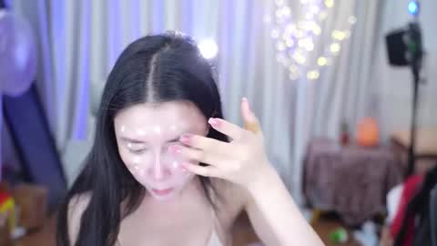 Snapshot of lucy__bb chatting on December 23, 1:36 am Lucy online show from December 23, 1:36 am