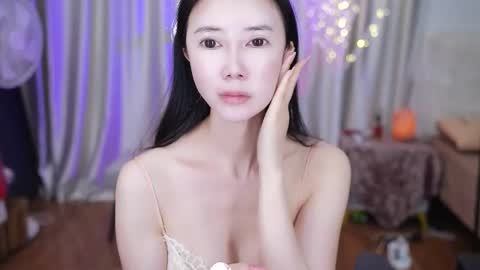 Snapshot of lucy__bb chatting on February 7, 1:53 am Lucy online show from February 7, 1:53 am