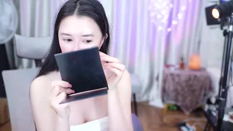 Snapshot of lucy__bb chatting on February 15, 2:19 am Lucy online show from February 15, 2:19 am