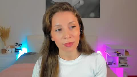 Snapshot of lucy__ray chatting on February 28, 12:32 am lucy__ray online show from February 28, 12:32 am