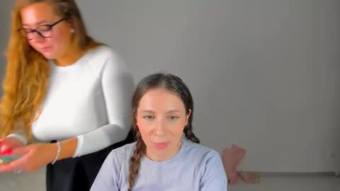 Snapshot of lucy__ray chatting on December 16, 5:51 pm lucy__ray online show from December 16, 5:51 pm