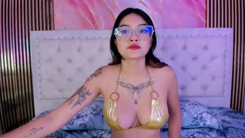 Snapshot of lucy_boobss chatting on November 19, 11:21 am Lucy online show from November 19, 11:21 am