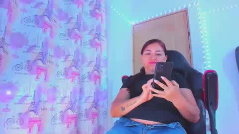 lucy online show from May 17, 12:52 am