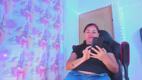 lucy online show from May 17, 12:52 am