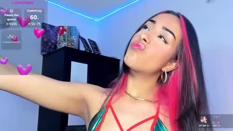 Snapshot of lucy_ev chatting on December 30, 9:05 am Lucy online show from December 30, 9:05 am