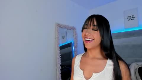 Snapshot of lucy_ev chatting on October 31, 6:47 am Lucy online show from October 31, 6:47 am