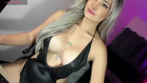 Snapshot of lucy_furrxx chatting on June 17, 12:50 pm Christmas Wish GIVE BACK TO THE COMMUNITY online show from June 17, 12:50 pm