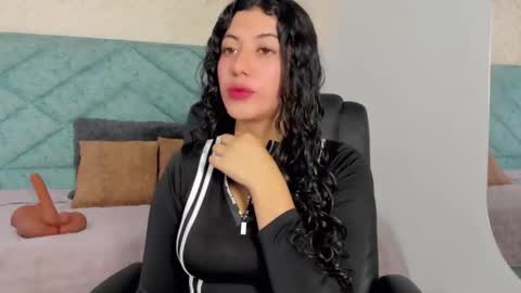 Lucy Greys online show from February 17, 11:50 am