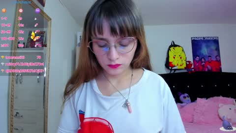 Snapshot of lucy_hess_ chatting on December 4, 2:31 am Lucy online show from December 4, 2:31 am