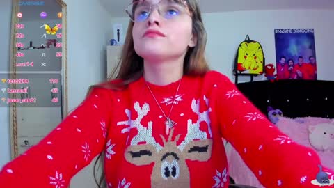 Snapshot of lucy_hess_ chatting on December 13, 12:42 am Lucy online show from December 13, 12:42 am