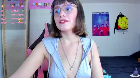 Snapshot of lucy_hess_ chatting on September 26, 7:07 pm Lucy online show from September 26, 7:07 pm