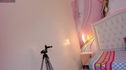 Snapshot of lucy_milf_474 chatting on June 5, 12:00 pm Lucy online show from June 5, 12:00 pm