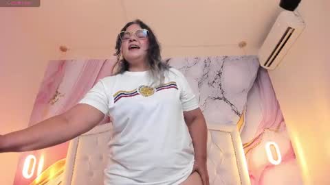 Snapshot of lucy_milf_474 chatting on June 25, 12:20 pm Lucy online show from June 25, 12:20 pm