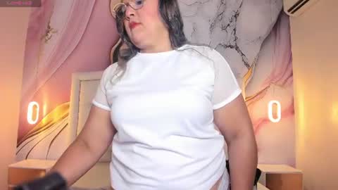 Snapshot of lucy_milf_474 chatting on July 30, 12:15 pm Lucy online show from July 30, 12:15 pm