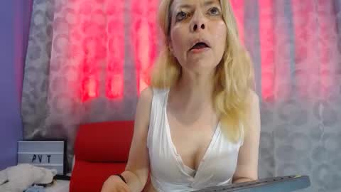  SleepyAbuela online show from January 6, 1:48 pm