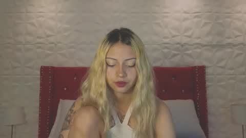 PINK online show from October 11, 4:49 pm